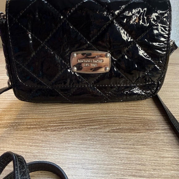 Michael Kors Black Quilted Patent Crossbody with Chain Strap - Picture 4 of 11